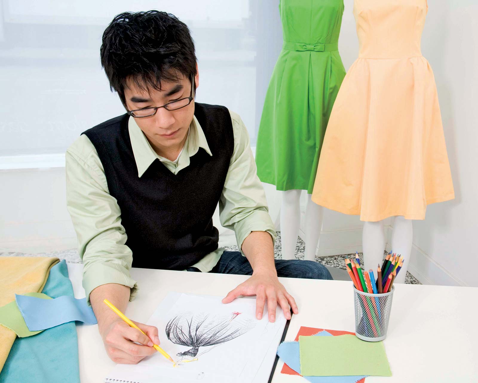 HOW TO BECOME PROFESSIONAL FASHION DESIGNER: